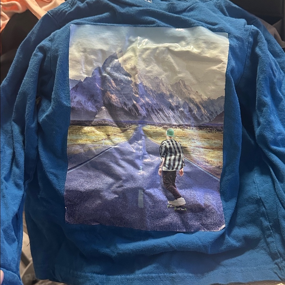 BOYS long sleeve shirt in size 5